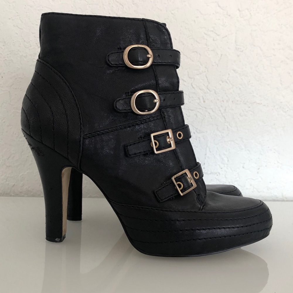 Nine West ankle boots, platform heel. 7.5us